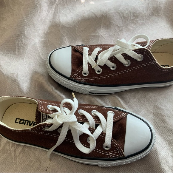 Brown Converse Size 3 Shoes - Picture 11 of 17